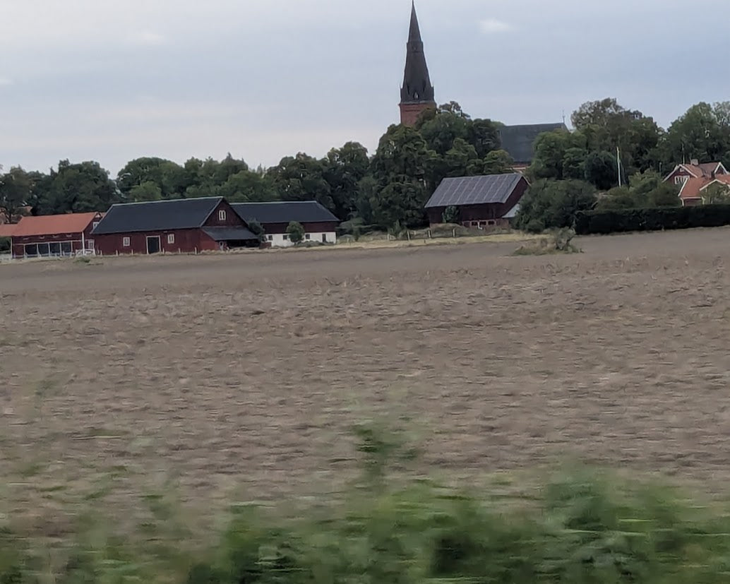 スウェーデンの北、実家に向かいます