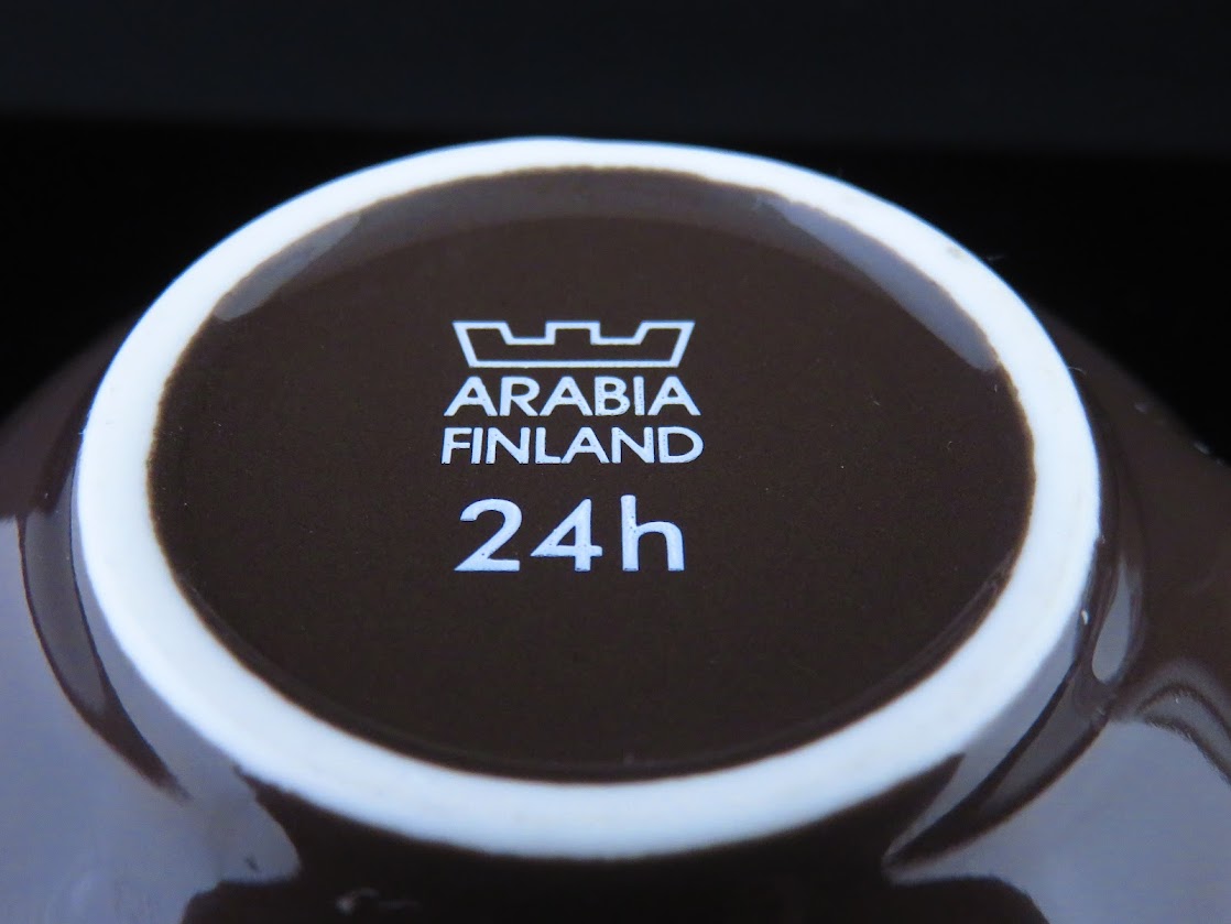 ARABIA/アラビア 24h ティーカップ&ソーサー ダークブラウン こげ茶 艶あり Heikki Orvola/ヘイッキオルヴォラ ブランドシール付き [2]