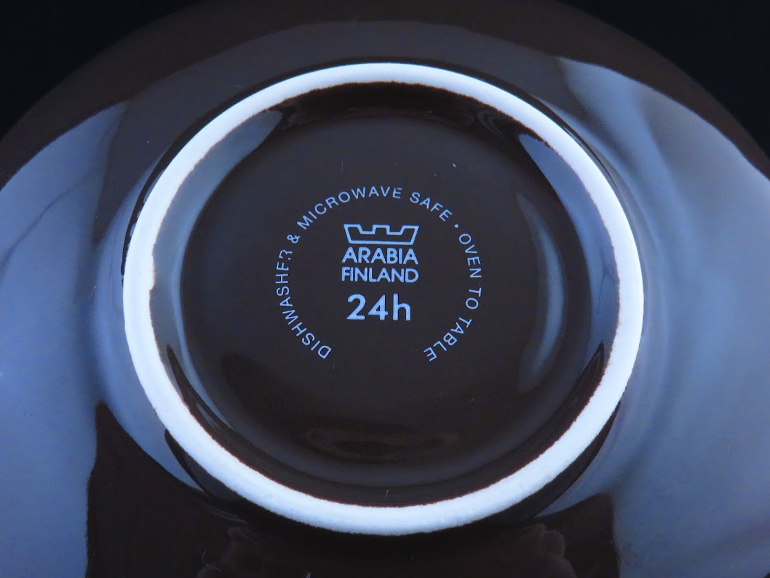 ARABIA/アラビア 24h ティーカップ&ソーサー ダークブラウン こげ茶 艶あり Heikki Orvola/ヘイッキオルヴォラ ブランドシール付き [1]