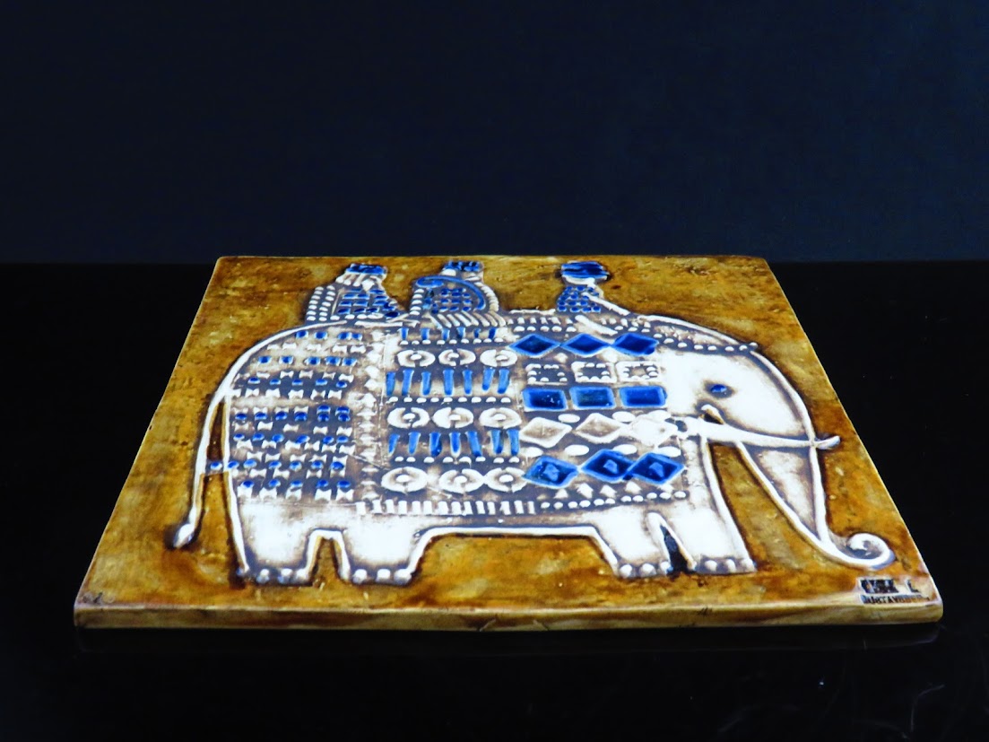 Gustavsberg/グスタフスベリ Lisa Larson/リサラーソン UNIK Elefant/ゾウ 陶板