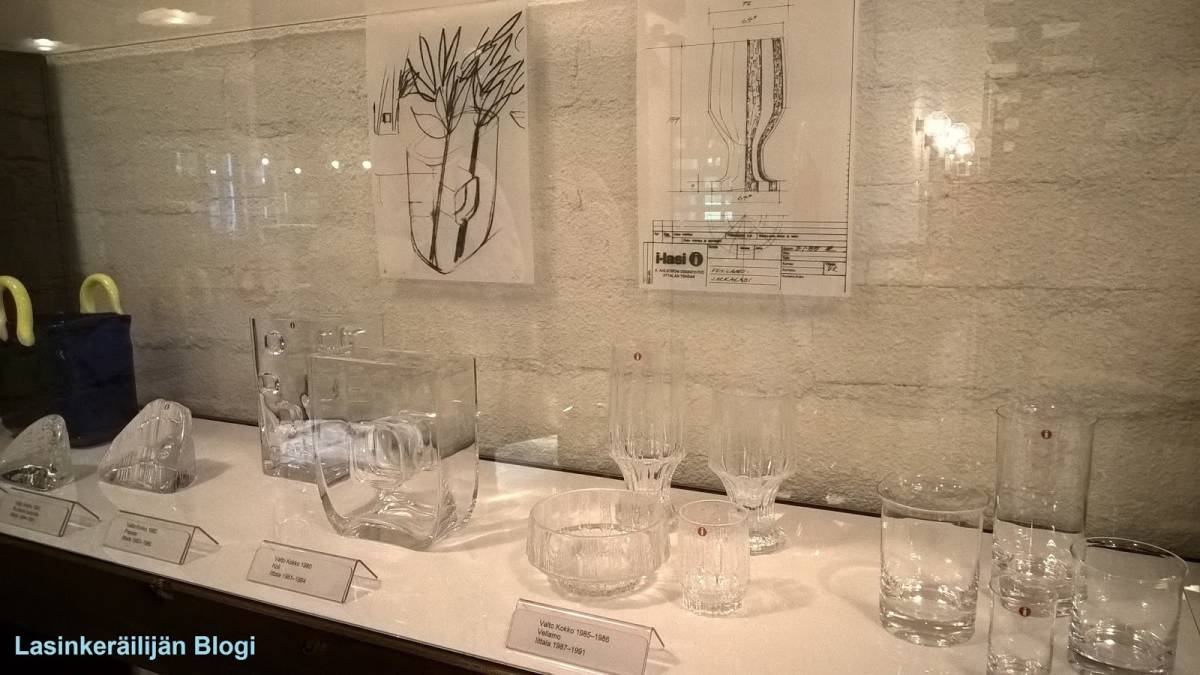 フィンランドのガラス博物館に展示されています。